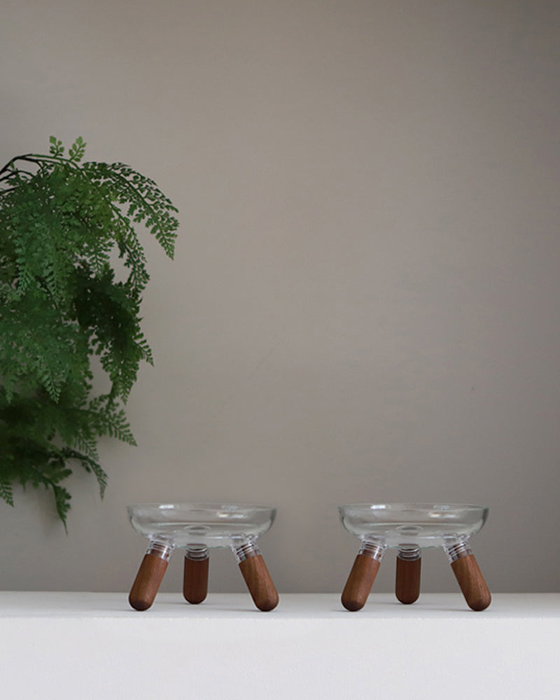 Elevated modern design feeding table for dogs and cats_pets so good