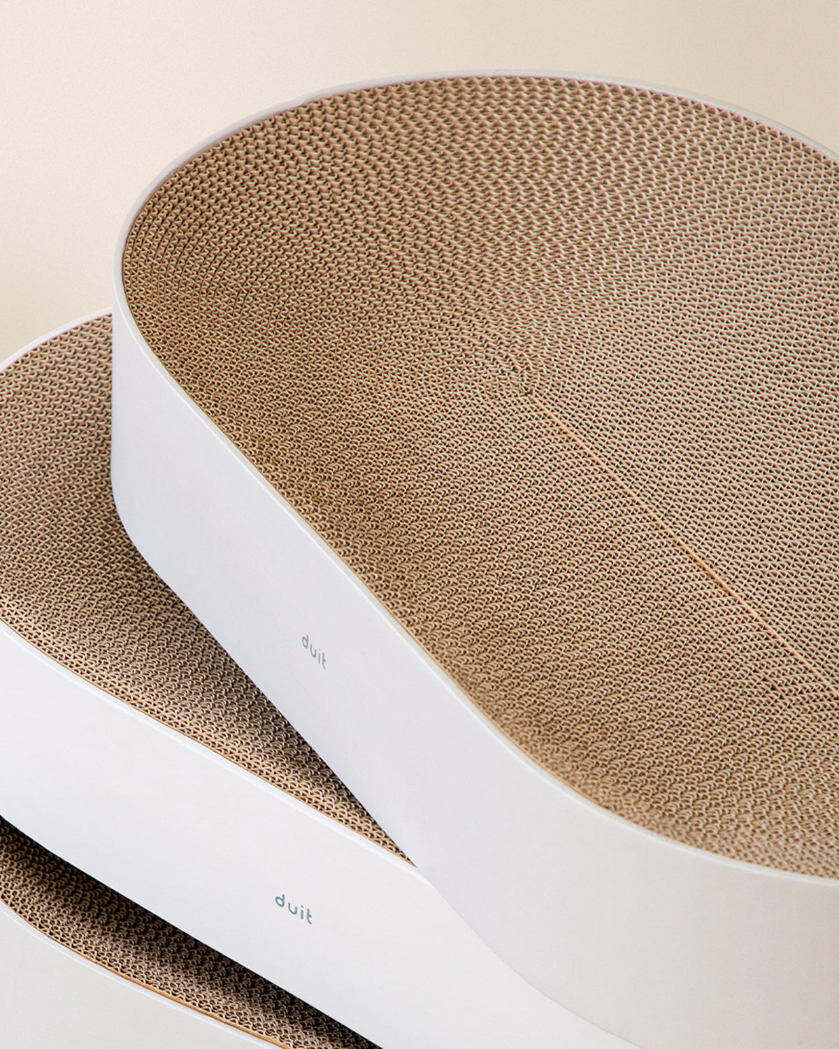 All Day cat scratcher with modern design, large surface, and non-slip bottom – Petssogood