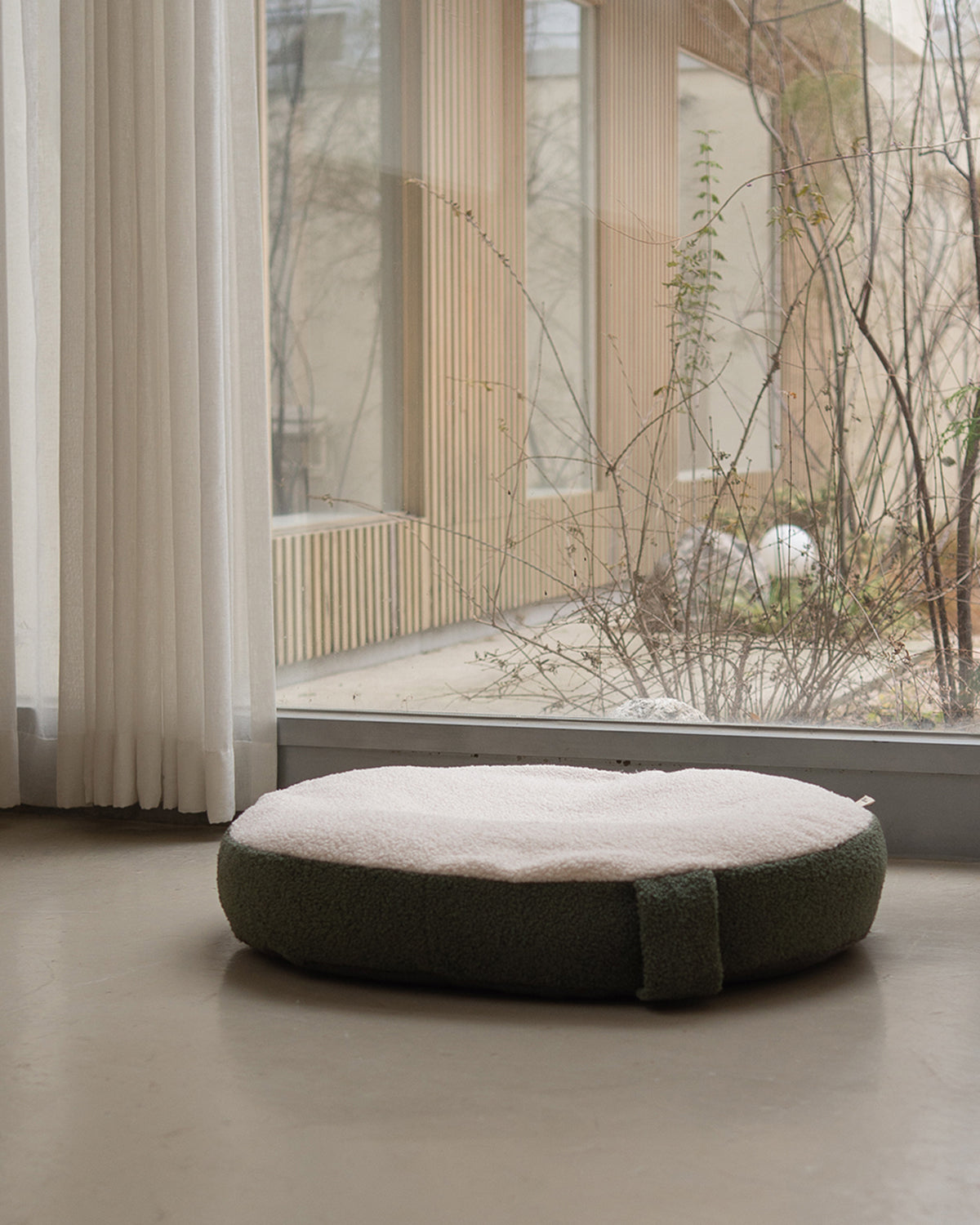 Haro Rest Cushion – oval pet bed with soft microfiber filling and pre-washed cotton cover for small to medium pets – Petssogood