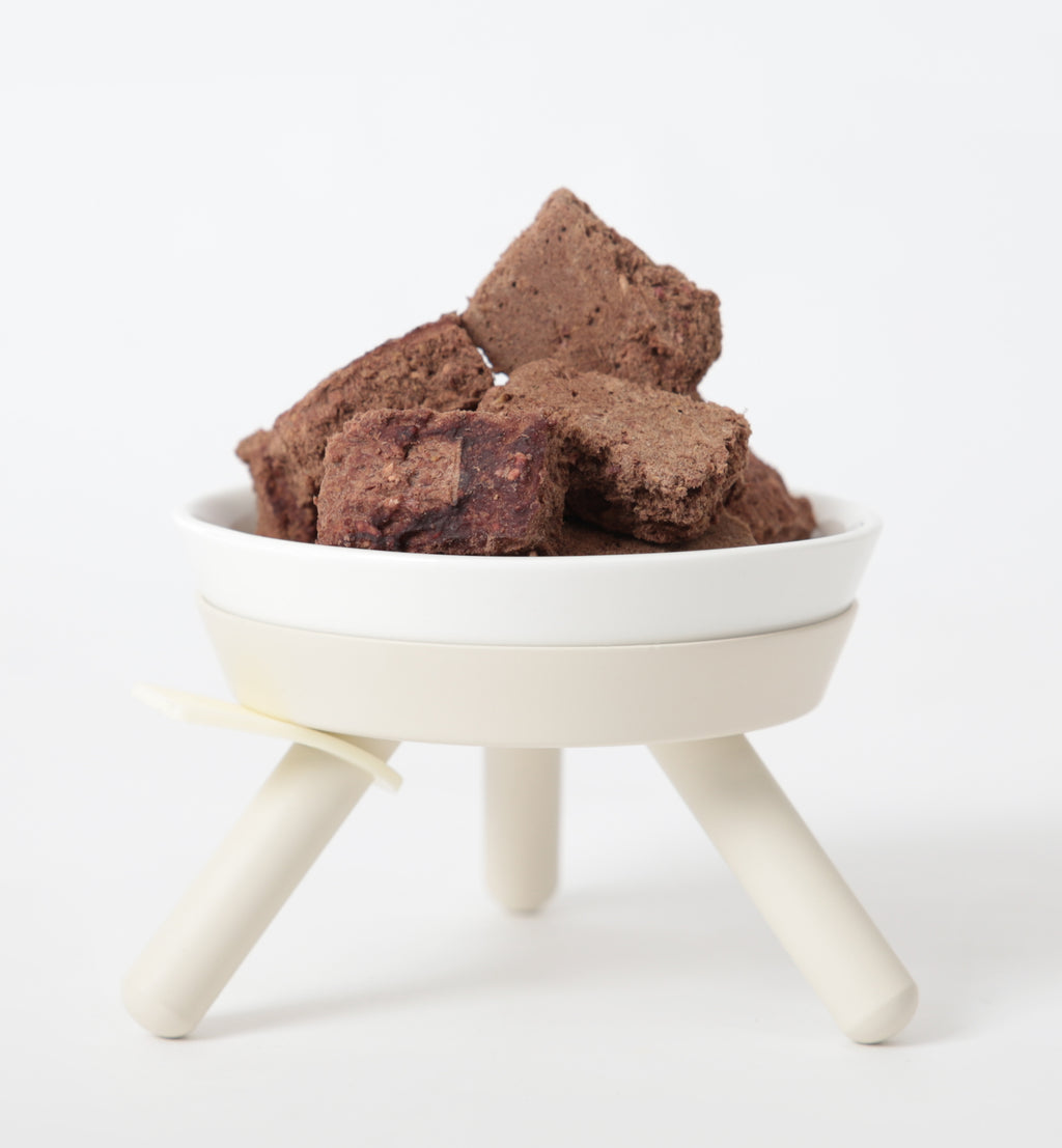 Oreo Elevated Pet Feeder Table . White . Short