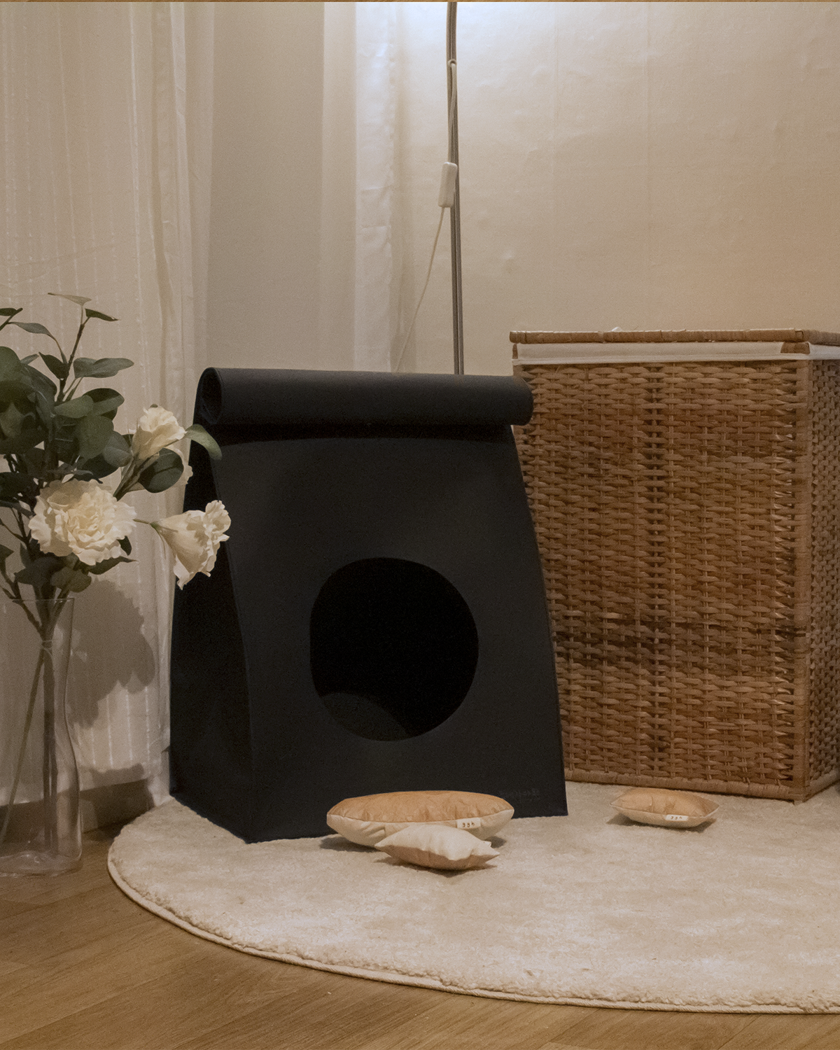 Hide & Seek cat bag made from 100% natural pulp with built-in scratcher and organic catnip – Petssogood