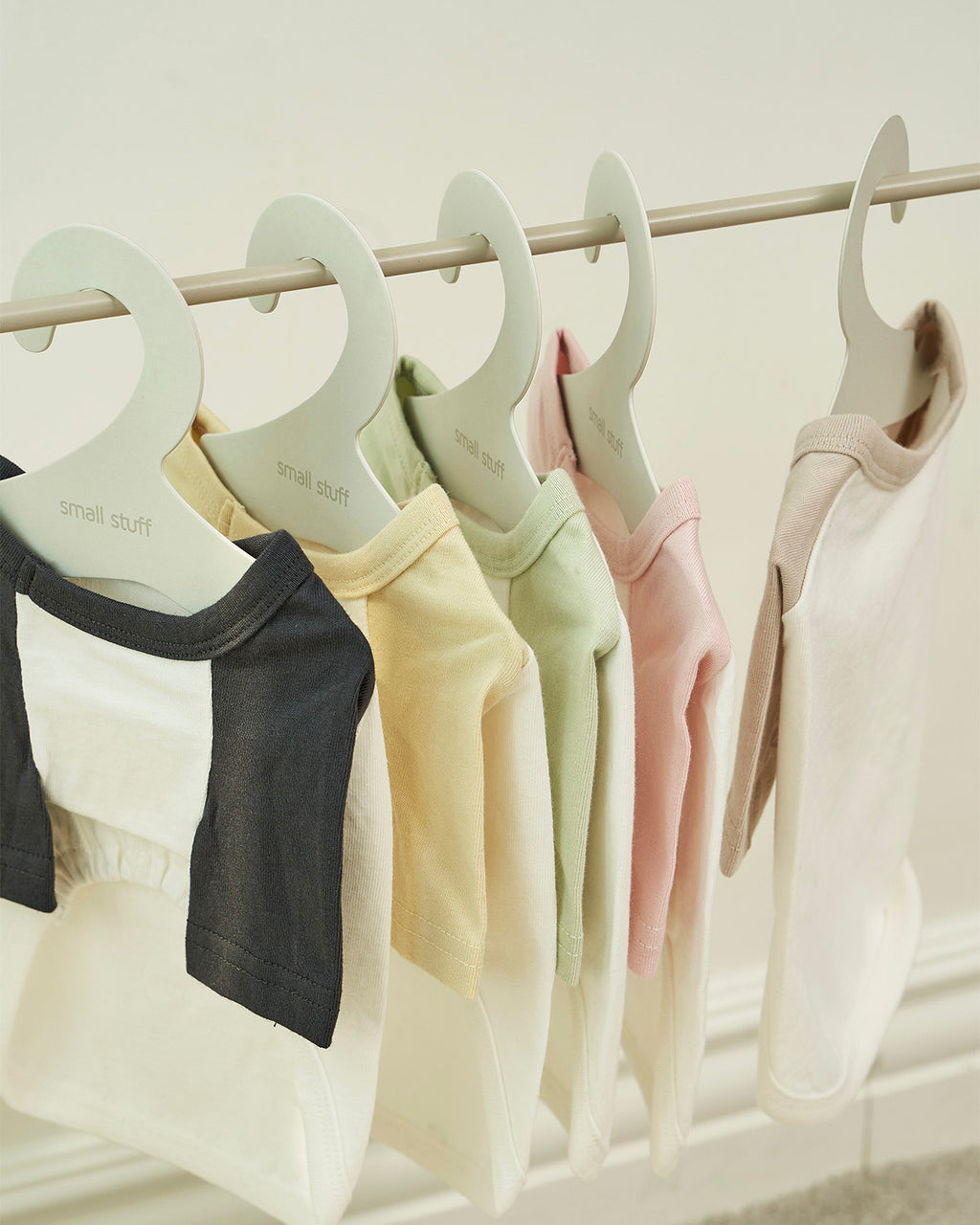 Pet Paper Hangers