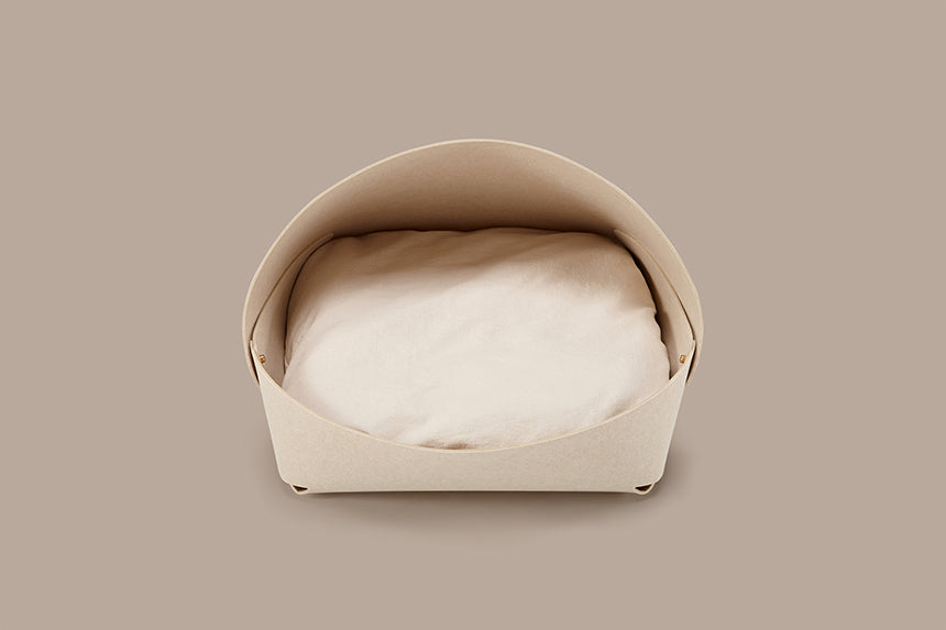 Marron felt pet bed with microfiber cotton cushion and sculptural modern-classic design – Petssogood