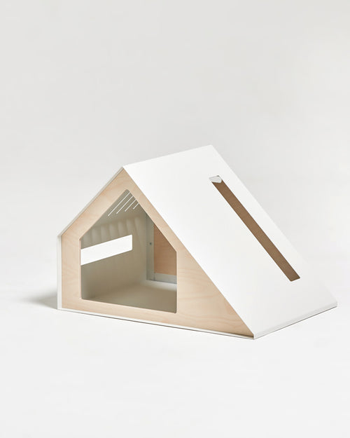 Deauville modern pet house made of light plywood with ventilation and natural light panels – Petssogood